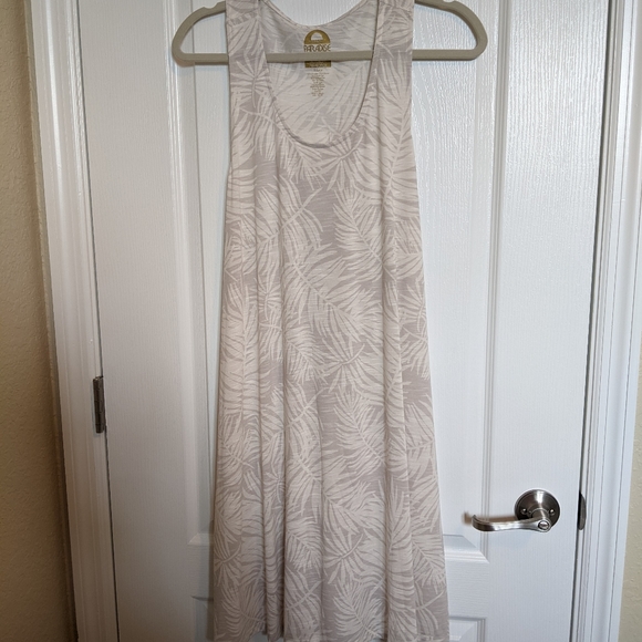 Paradise Bay Dresses & Skirts - Paradise Bay women's casual sundress. Size L. Light tan with design.